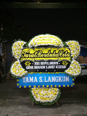 Papan Bunga Duka di Enok